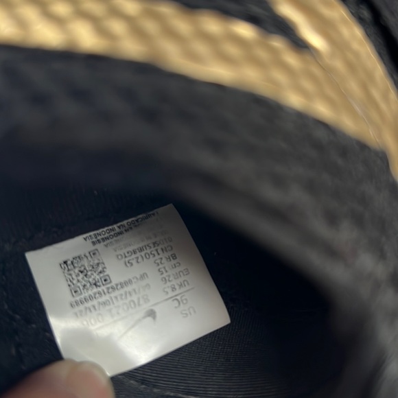 Nike runner size 9child - Picture 5 of 5